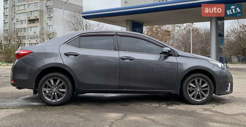 Седан Toyota Corolla 2016 в Николаеве