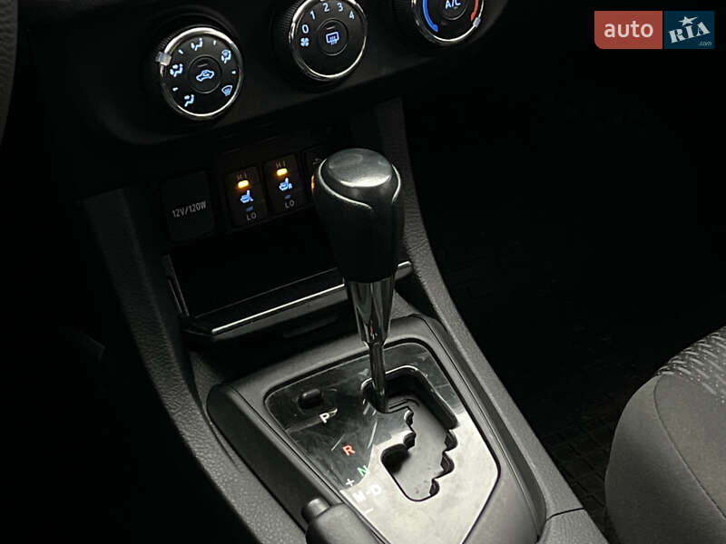 Седан Toyota Corolla 2016 в Києві фото 37 Седан Toyota Corolla 2016 в Києві