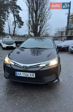 Седан Toyota Corolla 2018 в Києві