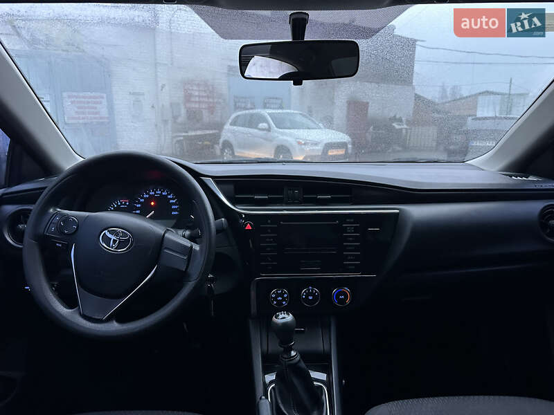 Седан Toyota Corolla 2018 в Києві фото 10 Седан Toyota Corolla 2018 в Києві