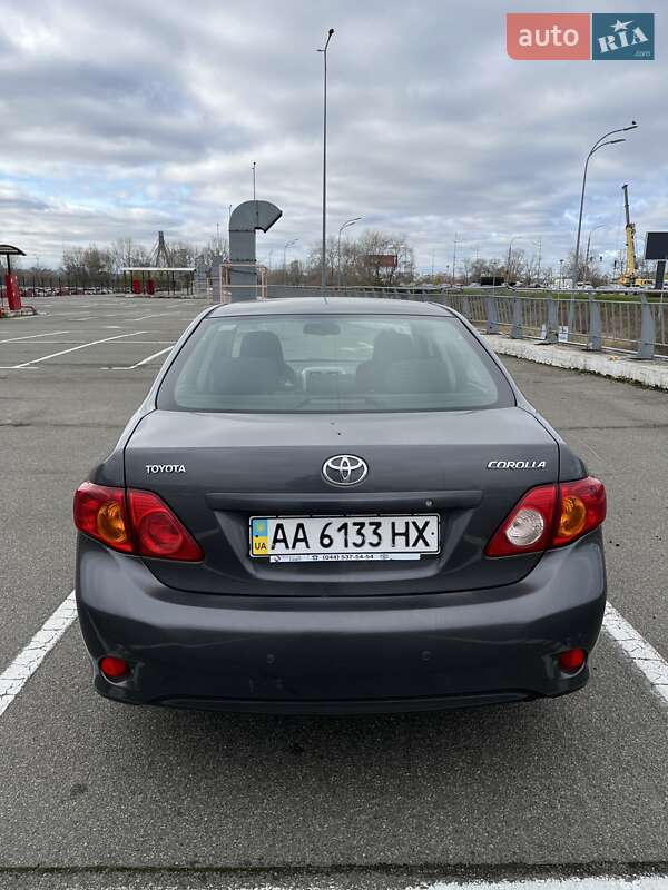 Седан Toyota Corolla 2008 в Киеве