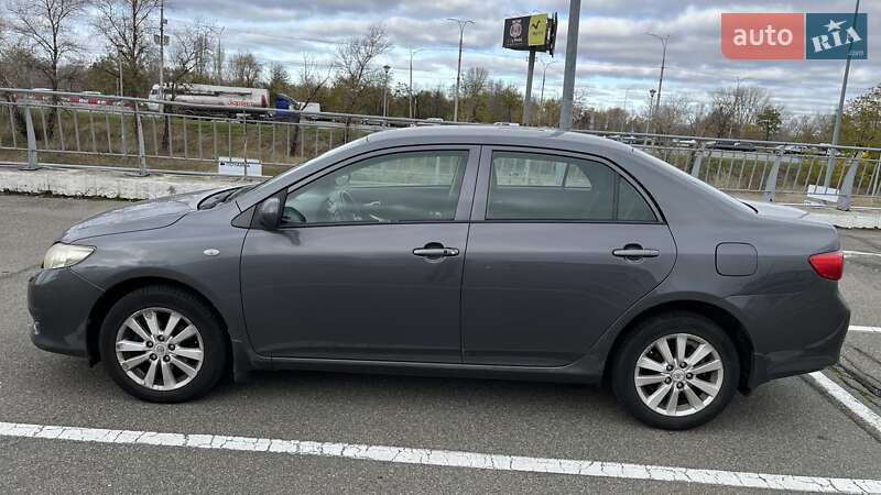 Седан Toyota Corolla 2008 в Киеве