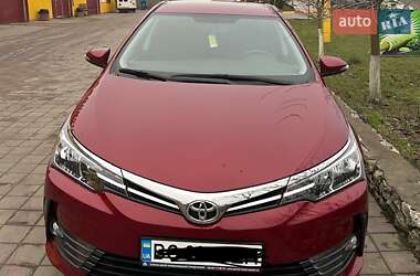 Седан Toyota Corolla 2017 в Тернополе