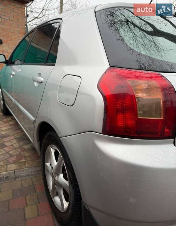 Хэтчбек Toyota Corolla 2004 в Полтаве