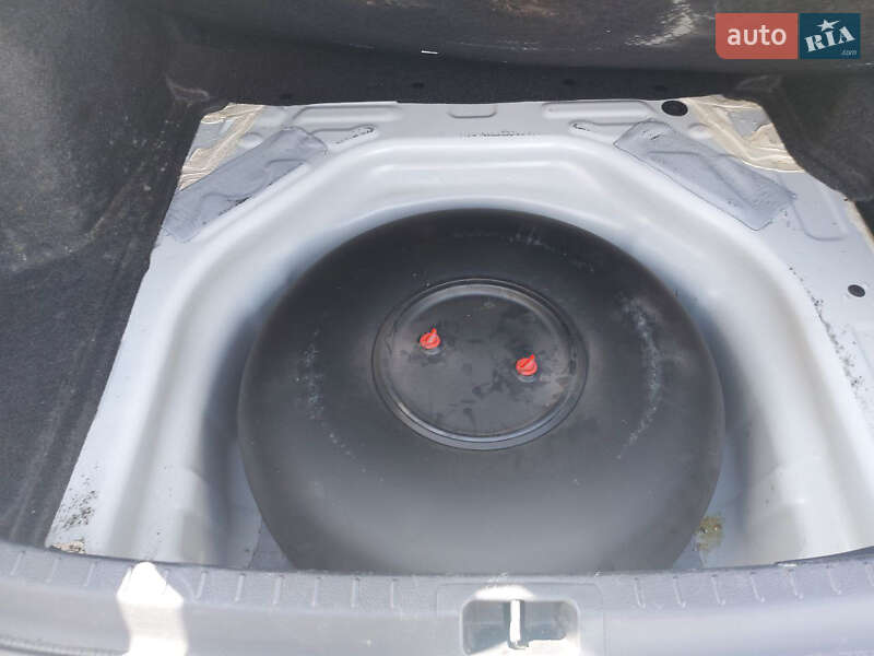 Седан Toyota Corolla 2013 в Кілії фото 10 Седан Toyota Corolla 2013 в Кілії