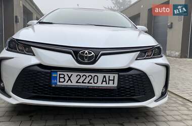 Седан Toyota Corolla 2025 в Кам'янець-Подільському