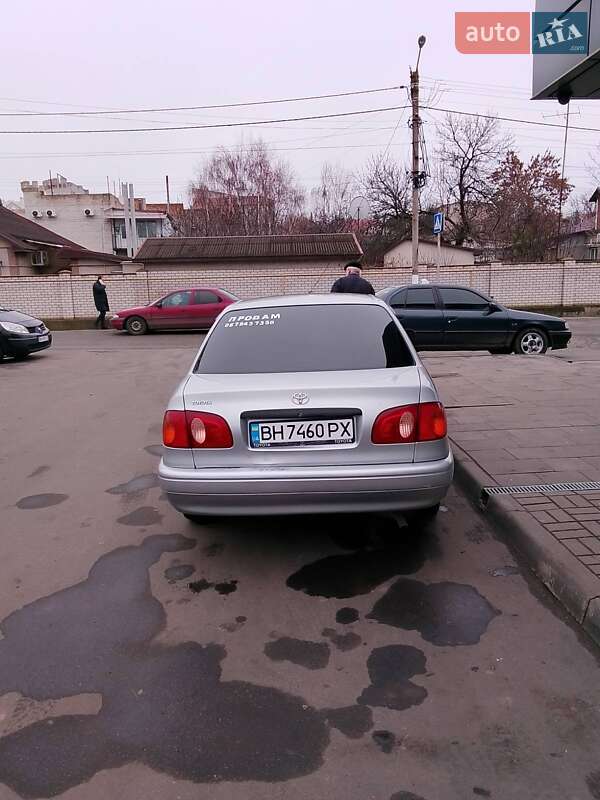 Седан Toyota Corolla 2001 в Одесі