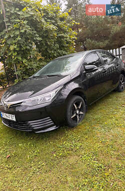 Седан Toyota Corolla 2016 в Івано-Франківську