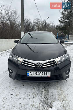 Седан Toyota Corolla 2015 в Києві