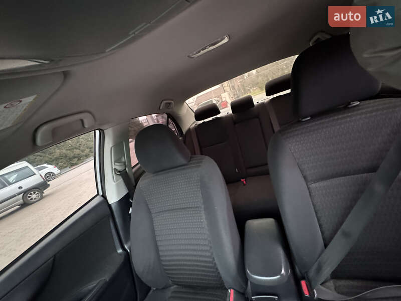 Седан Toyota Corolla 2011 в Бучаче фото 12 Седан Toyota Corolla 2011 в Бучаче