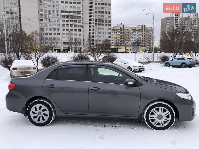 Седан Toyota Corolla 2011 в Києві