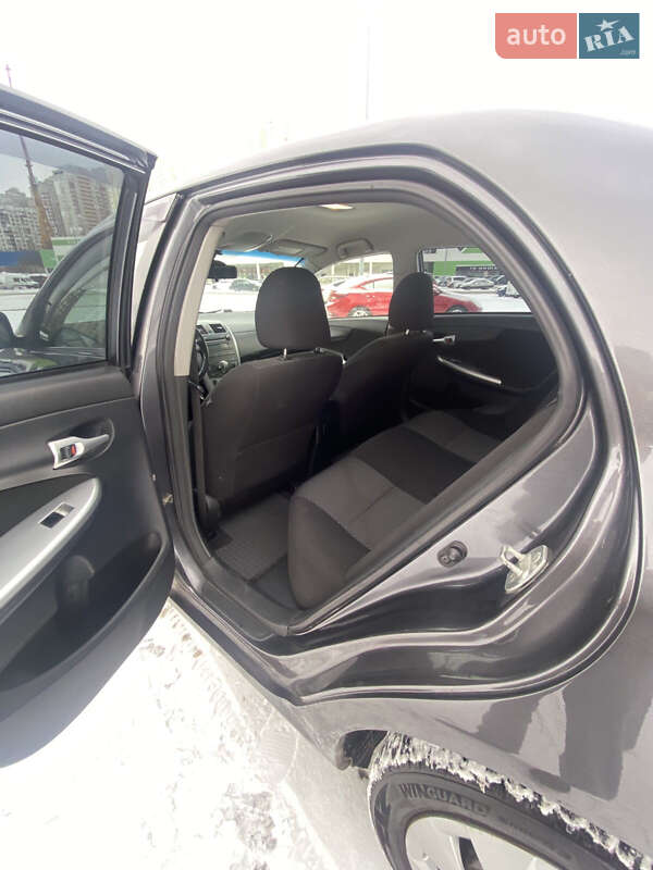 Седан Toyota Corolla 2011 в Києві