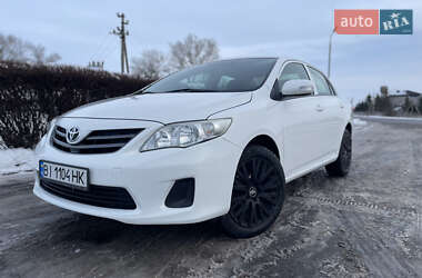 Седан Toyota Corolla 2011 в Градижске