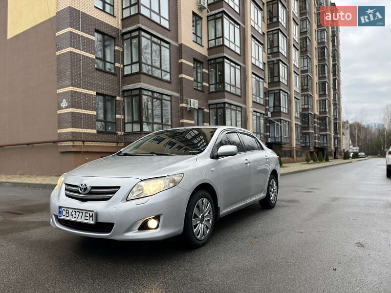 Седан Toyota Corolla 2008 в Чернигове