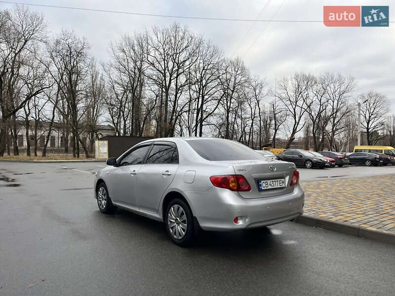 Седан Toyota Corolla 2008 в Чернигове