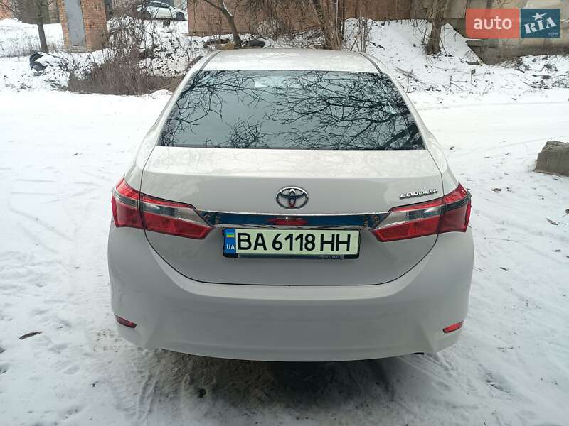 Седан Toyota Corolla 2017 в Кропивницькому