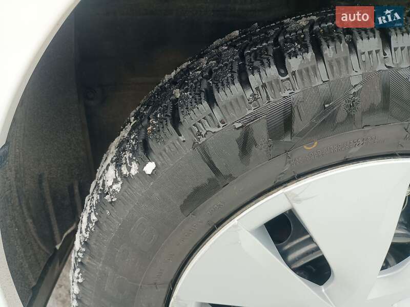 Седан Toyota Corolla 2017 в Кропивницькому