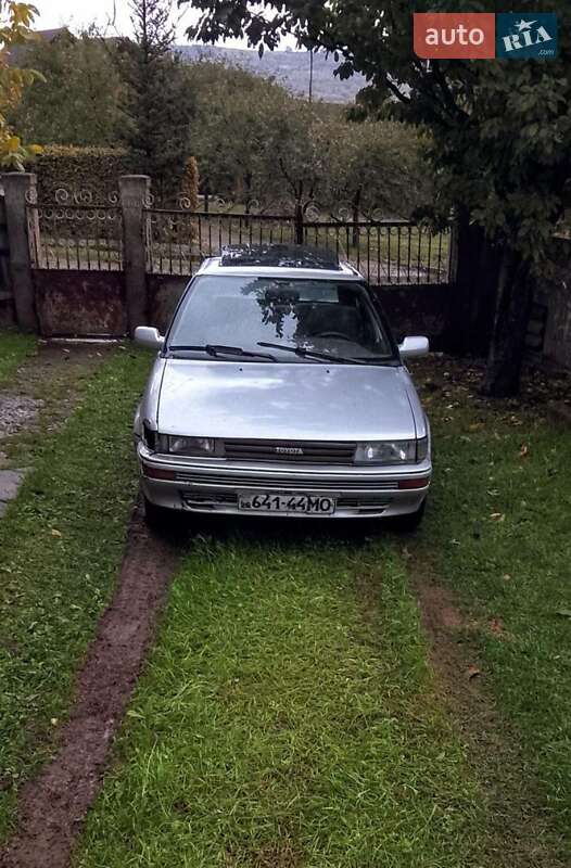 Ліфтбек Toyota Corolla 1988 в Рідківцях