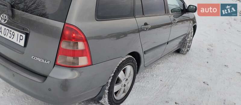 Универсал Toyota Corolla 2004 в Христиновке