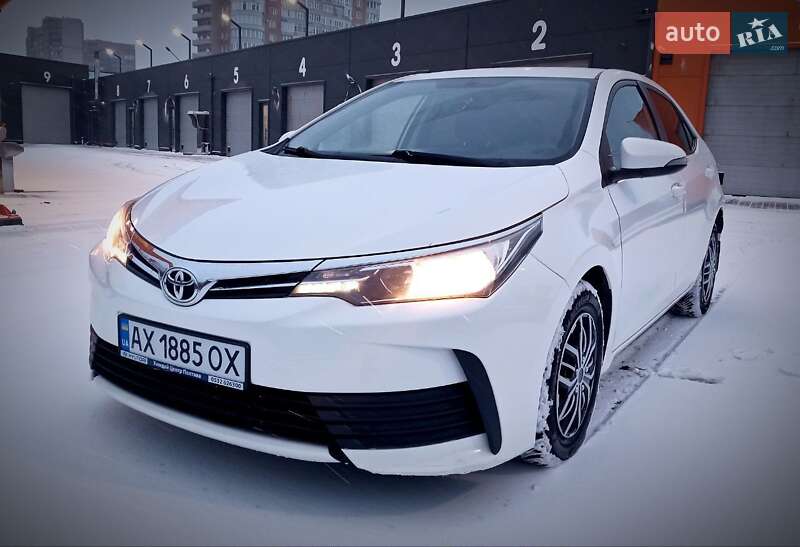 Седан Toyota Corolla 2018 в Харкові