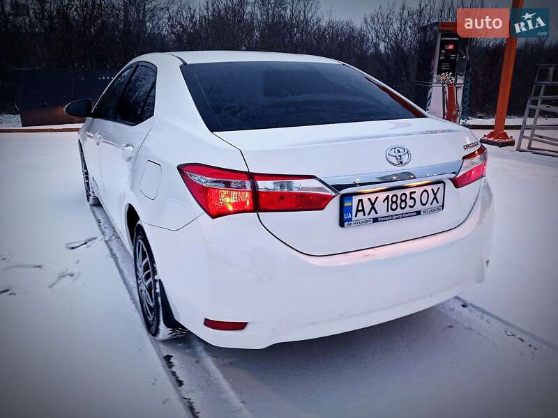 Седан Toyota Corolla 2018 в Харкові