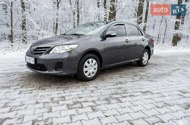Седан Toyota Corolla 2010 в Білій Церкві