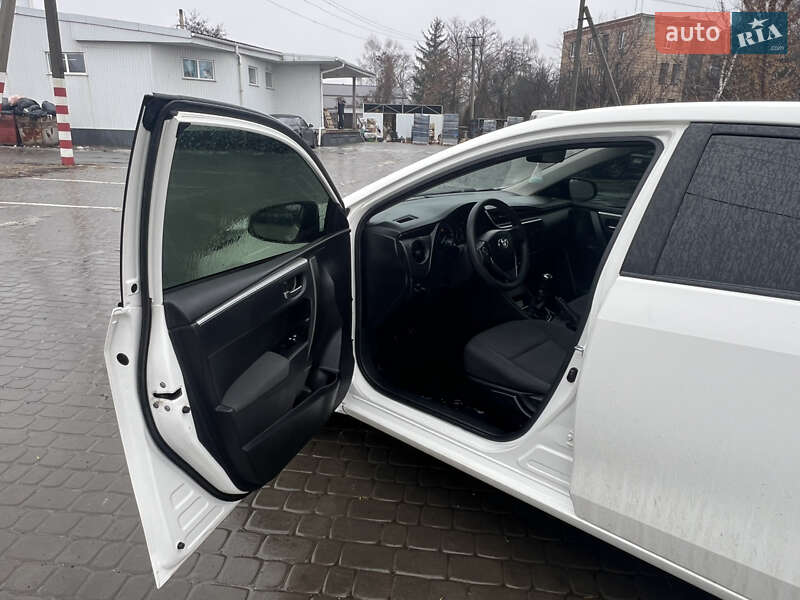 Седан Toyota Corolla 2016 в Кременчуге фото 12 Седан Toyota Corolla 2016 в Кременчуге