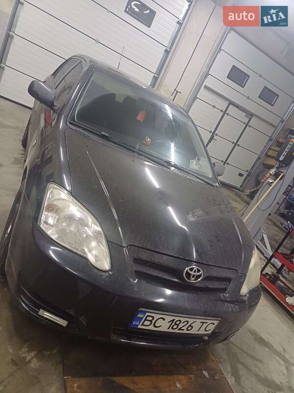 Хэтчбек Toyota Corolla 2005 в Жовкве