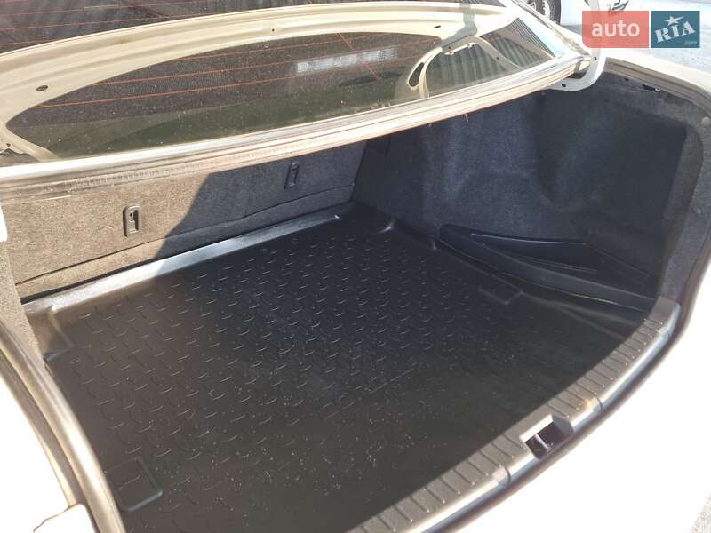 Седан Toyota Corolla 2011 в Виннице