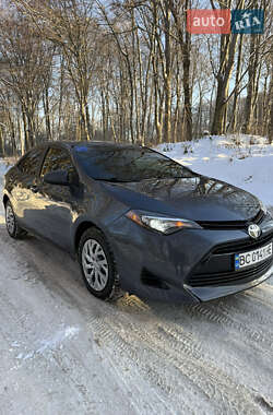 Седан Toyota Corolla 2018 в Львові