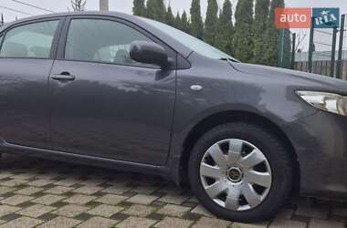 Седан Toyota Corolla 2008 в Білогородці