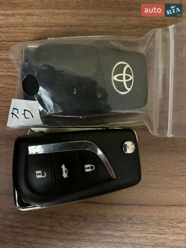 Седан Toyota Corolla 2016 в Киеве