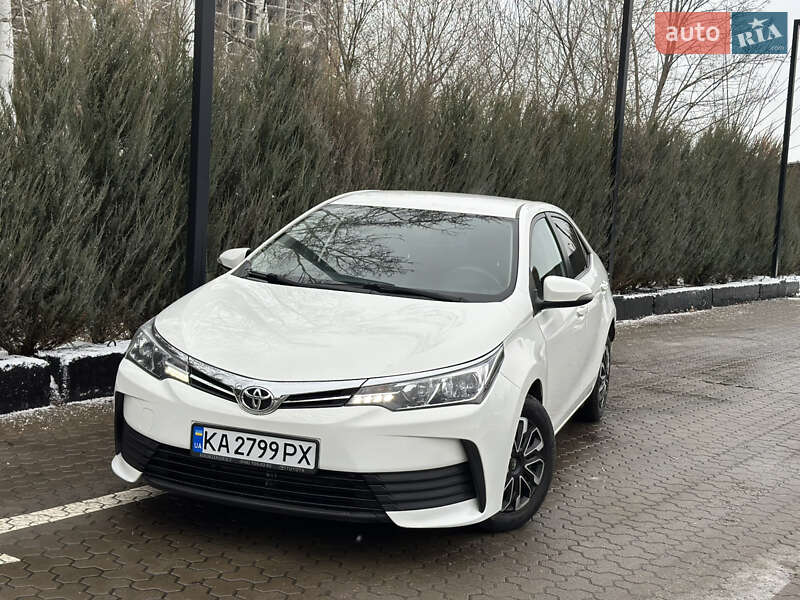 Седан Toyota Corolla 2018 в Киеве фото 4 Седан Toyota Corolla 2018 в Киеве