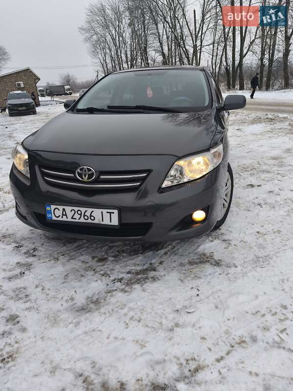 Седан Toyota Corolla 2007 в Гайсине