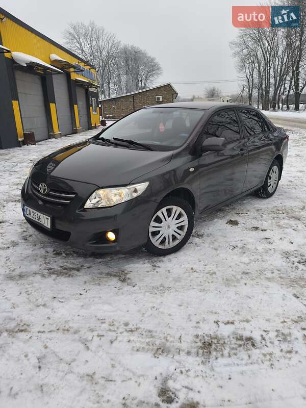Седан Toyota Corolla 2007 в Гайсине