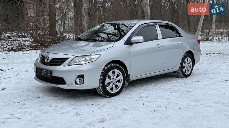 Седан Toyota Corolla 2012 в Желтых Водах