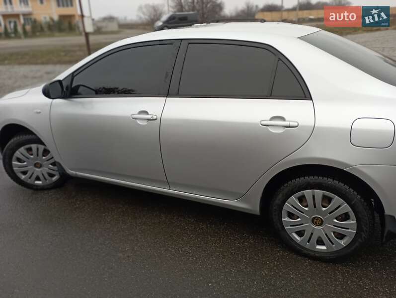 Седан Toyota Corolla 2008 в Малине