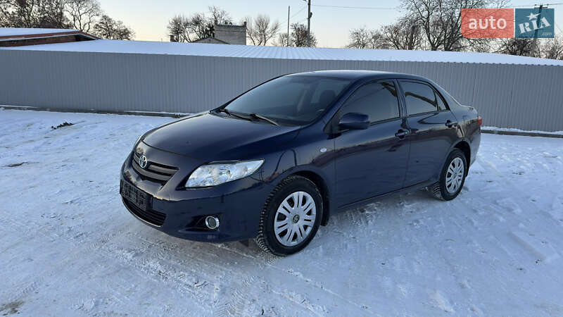 Седан Toyota Corolla 2008 в Кременчуге