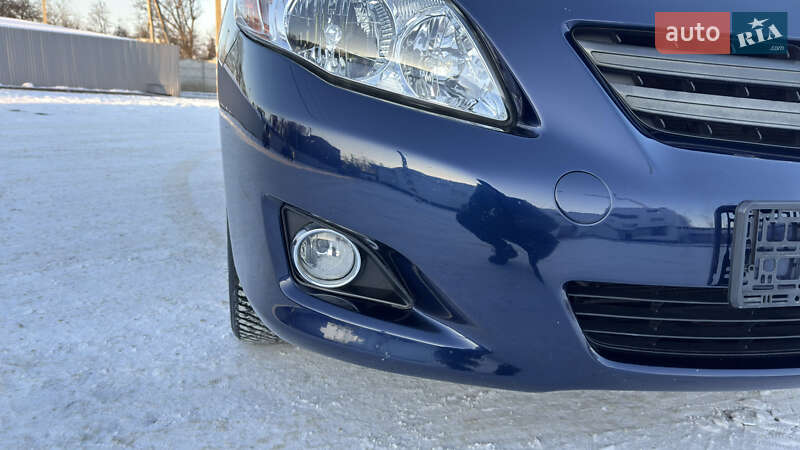 Седан Toyota Corolla 2008 в Кременчуге