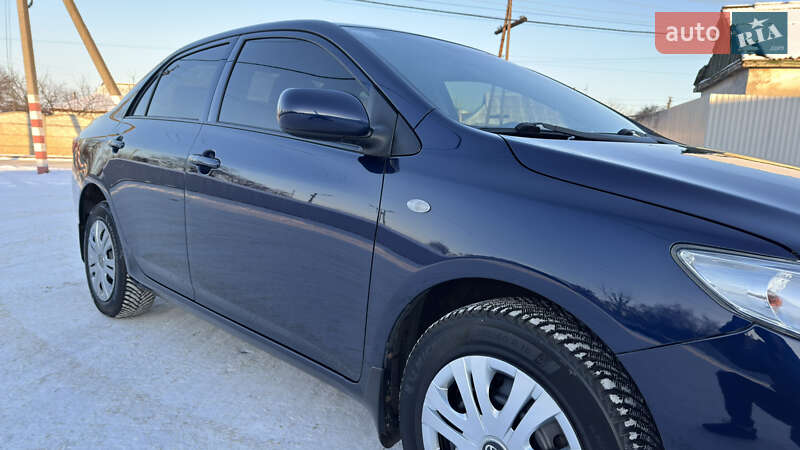 Седан Toyota Corolla 2008 в Кременчуге