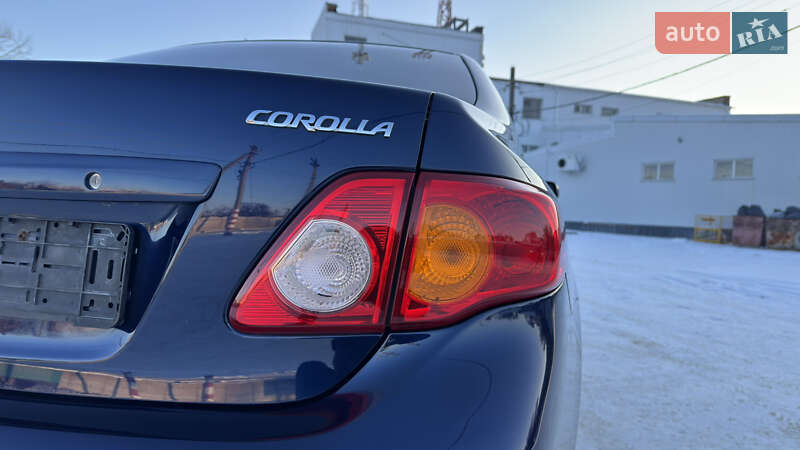 Седан Toyota Corolla 2008 в Кременчуге