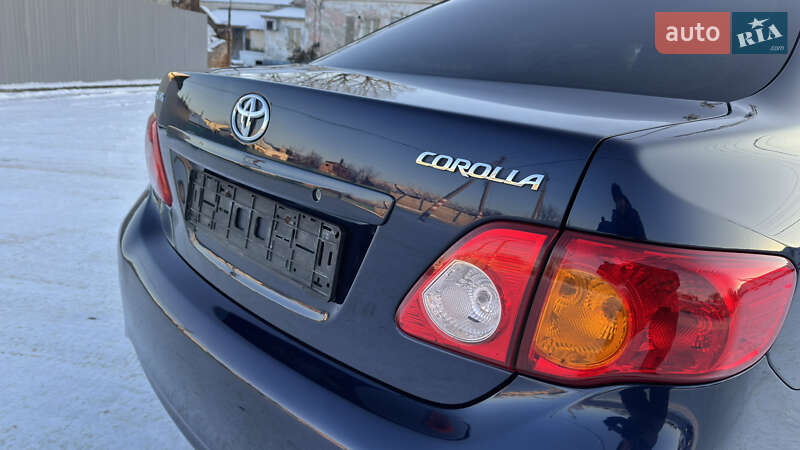 Седан Toyota Corolla 2008 в Кременчуге