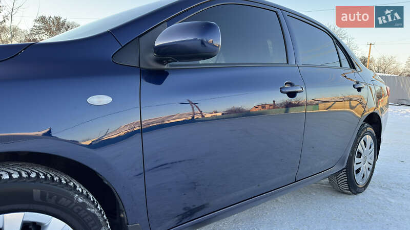 Седан Toyota Corolla 2008 в Кременчуге