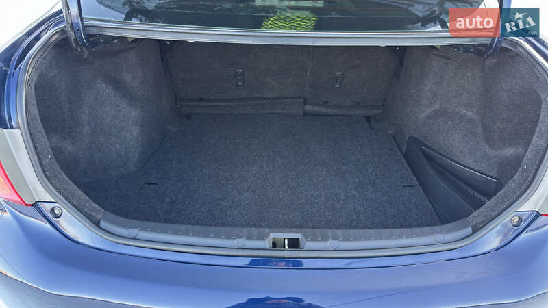 Седан Toyota Corolla 2008 в Кременчуге