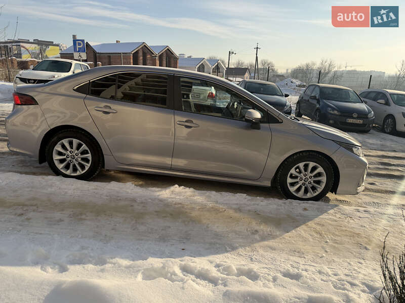 Седан Toyota Corolla 2019 в Буче