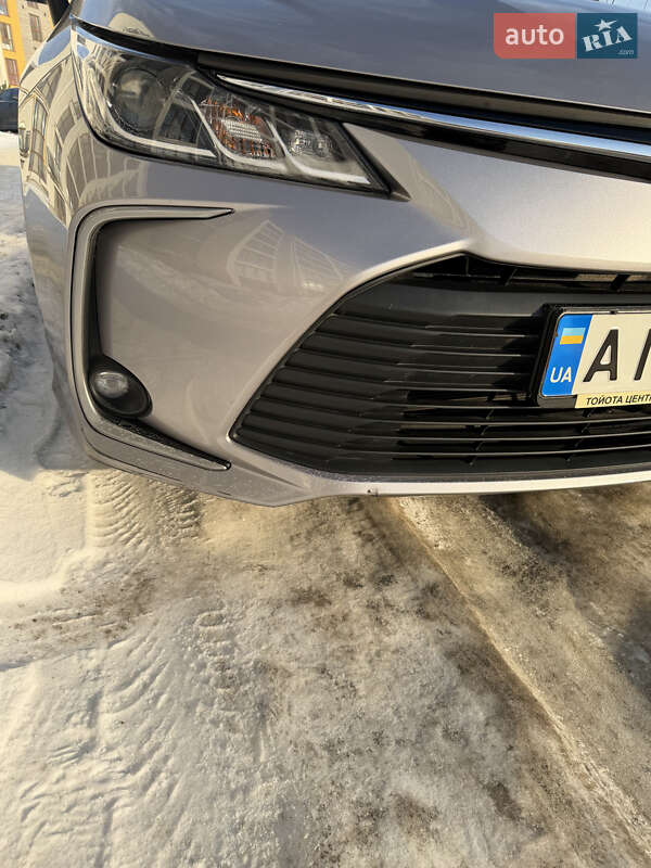 Седан Toyota Corolla 2019 в Буче