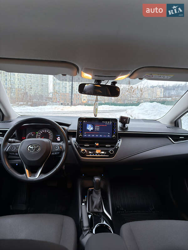 Седан Toyota Corolla 2020 в Киеве