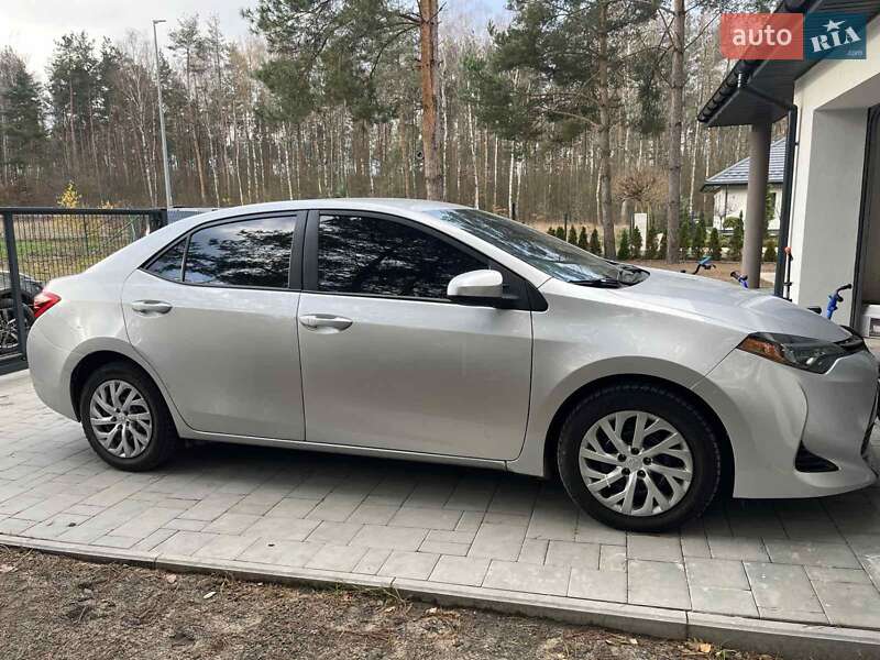 Седан Toyota Corolla 2018 в Полтаве