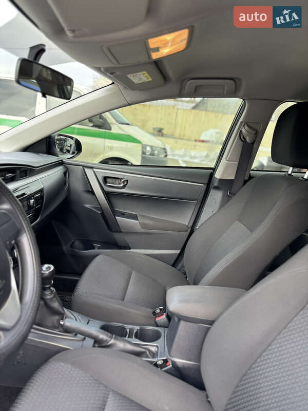 Седан Toyota Corolla 2016 в Запорожье