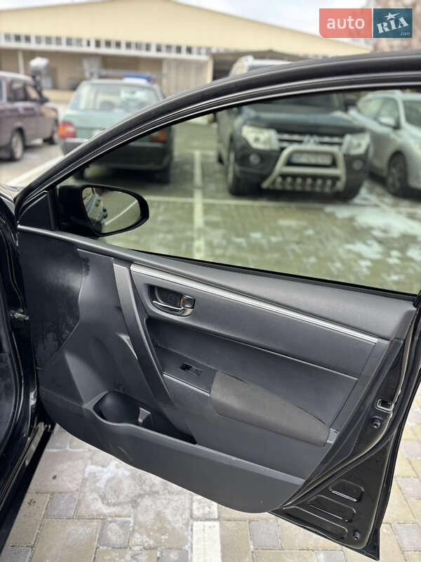 Седан Toyota Corolla 2016 в Запорожье